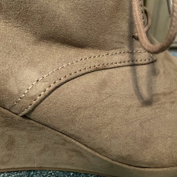 DV By Dolce Vita Wedge Tan Ankle Booties - Picture 7 of 8